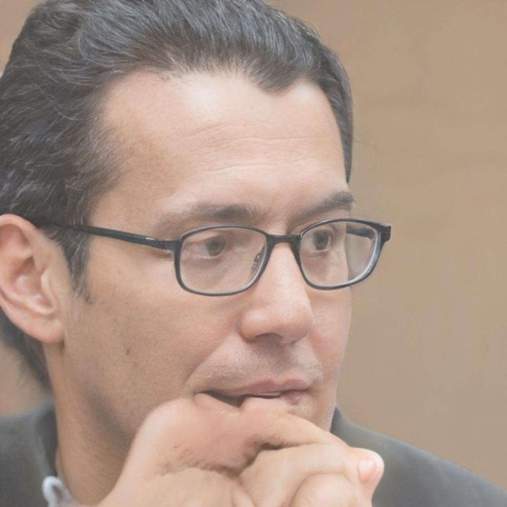 Instructor especialista en finanzas personales
